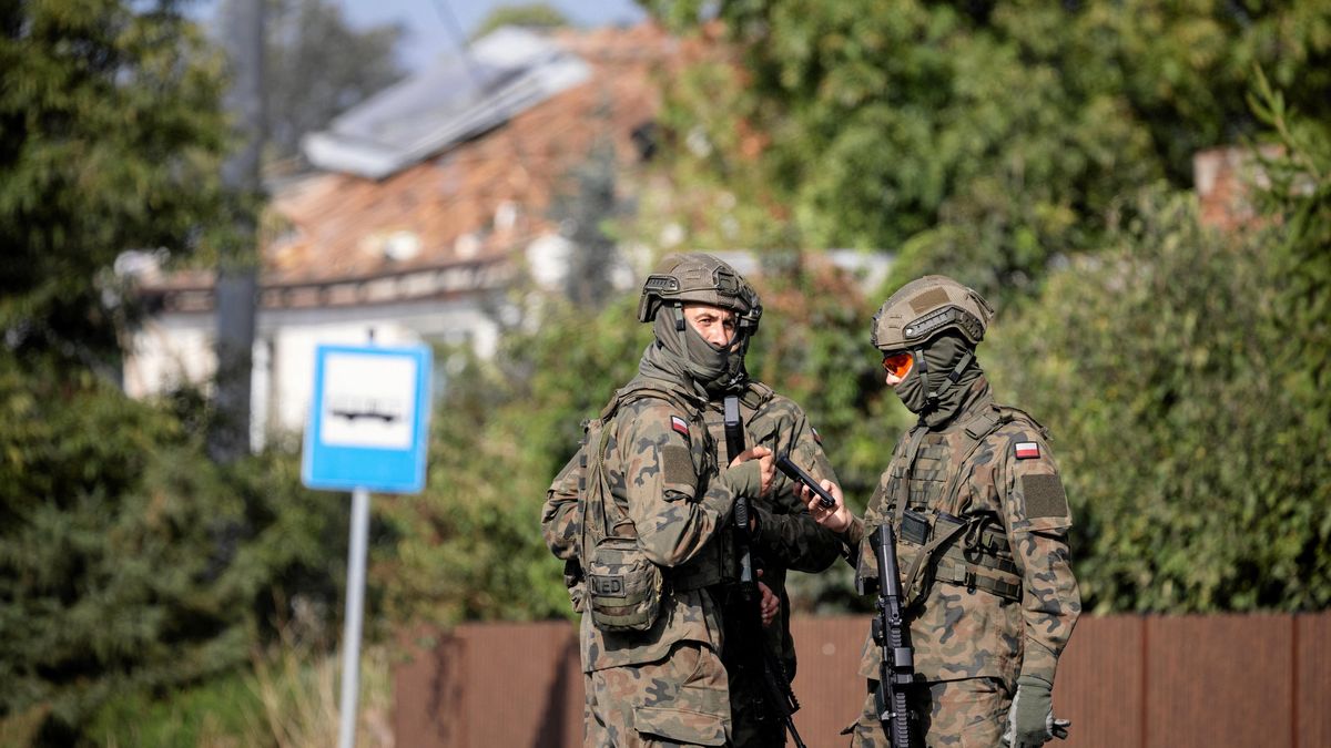 Polské bezpečnostní složky zadržely osm lidí podezřelých z příprav sabotáží